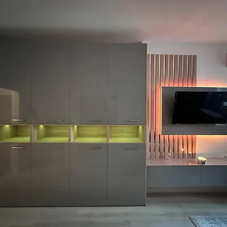 Cozy 1 Bedroom *