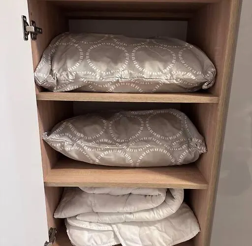 Cozy 1 Bedroom Апартаменти Бухарест